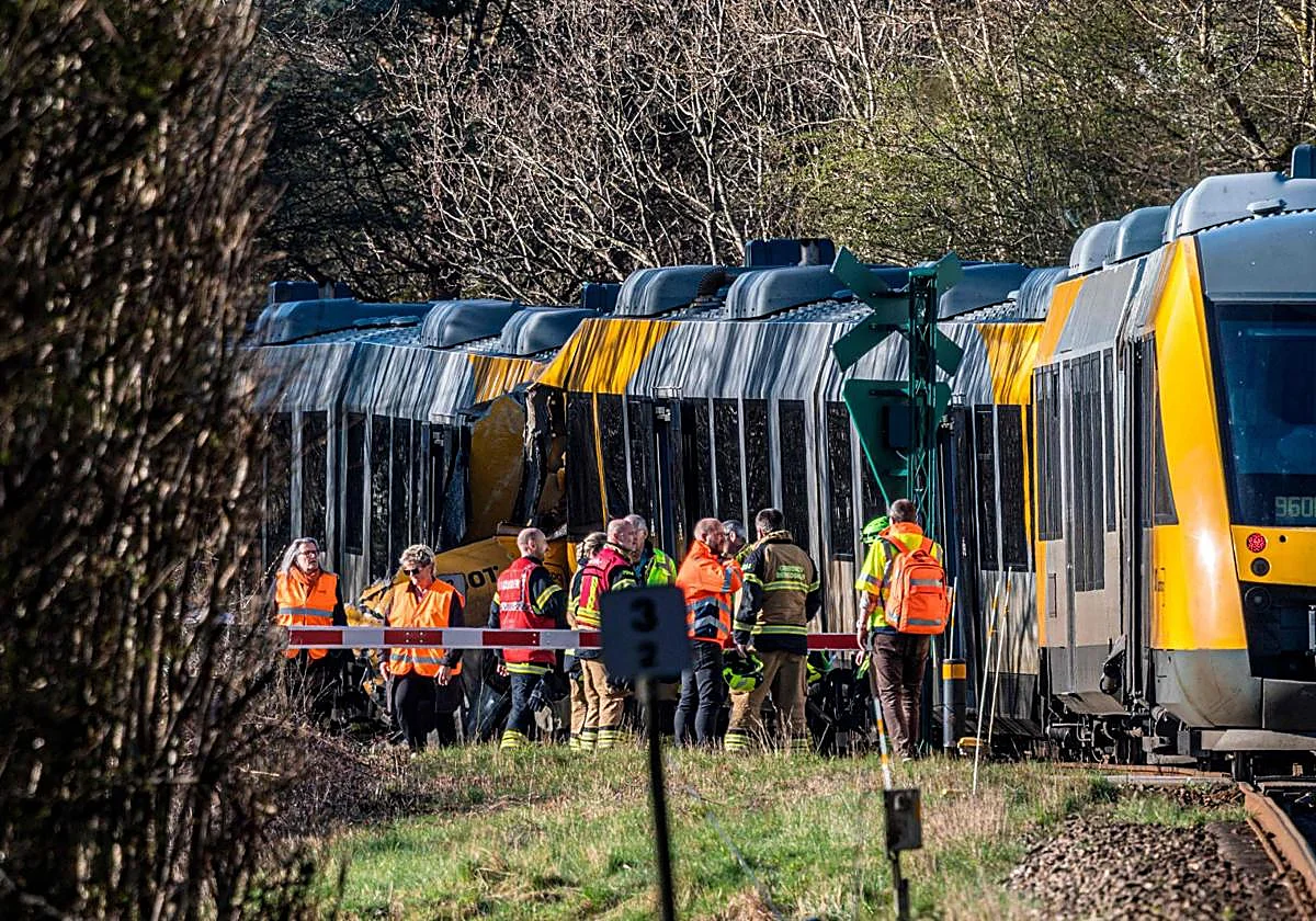 La colisión frontal de dos trenes deja múltiples heridos en Dinamarca