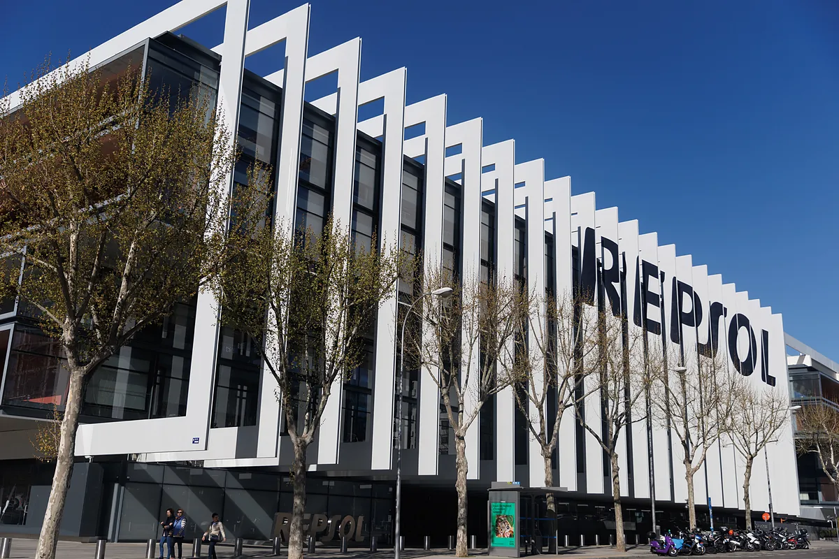 Qube, la pesadilla financiera de Trump, entra en Repsol con el 1%