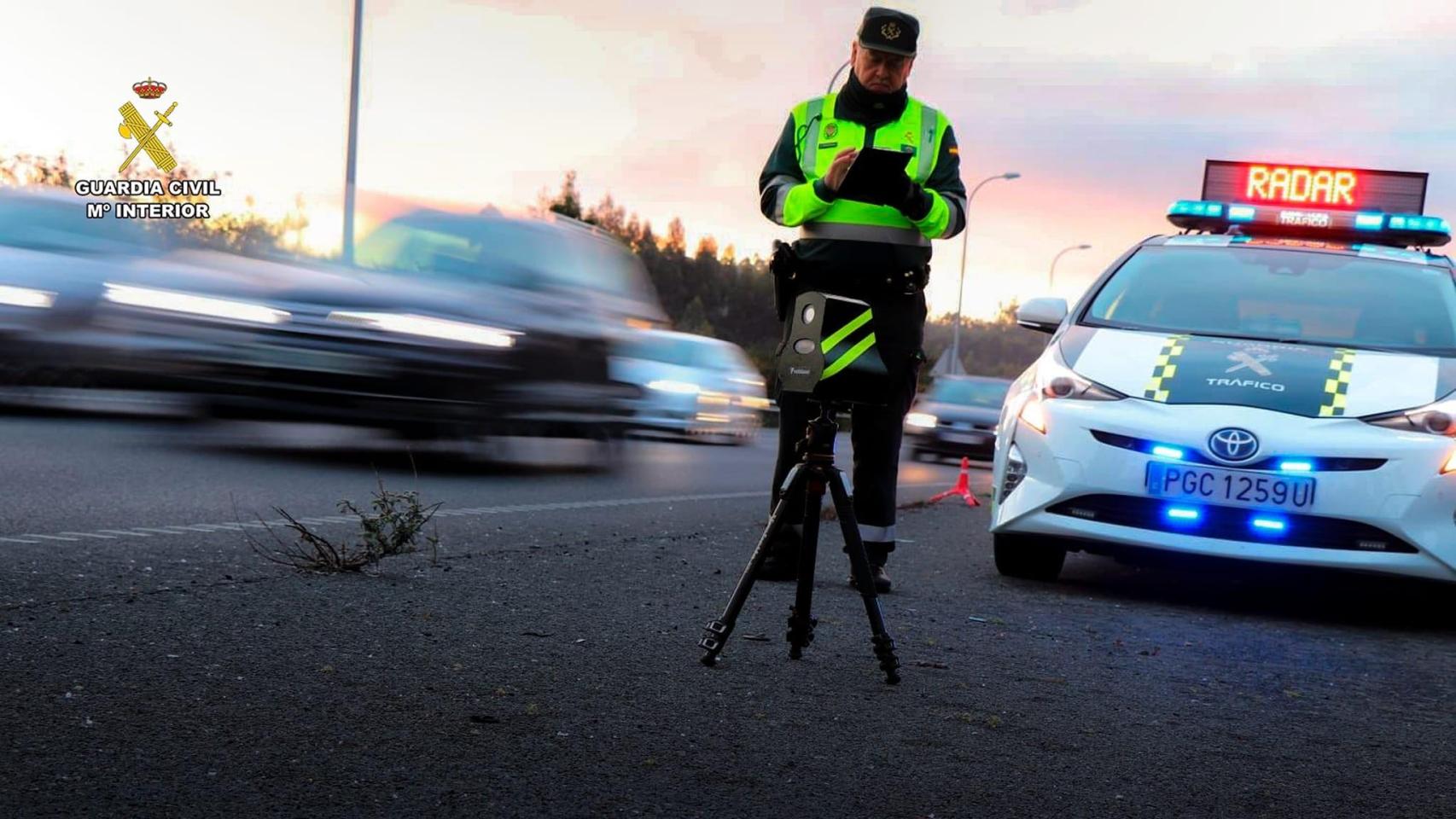 Investigan a un conductor de Fene (A Coruña) por conducir a más de 140 km/h en un tramo de 50 km/h