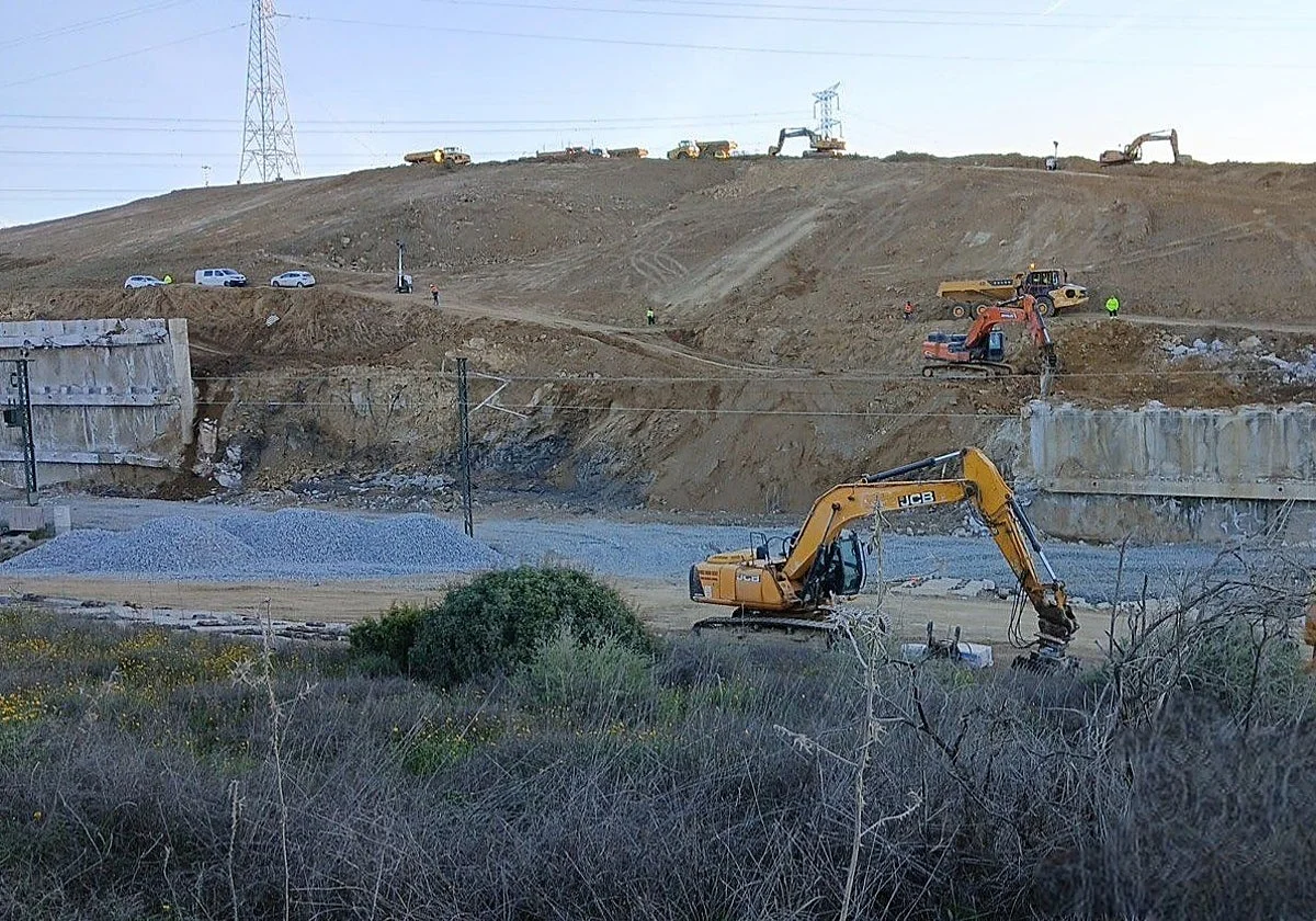Málaga recuperará el AVE directo el día 30 de abril: así fueron los trabajos para reparar el talud de Álora