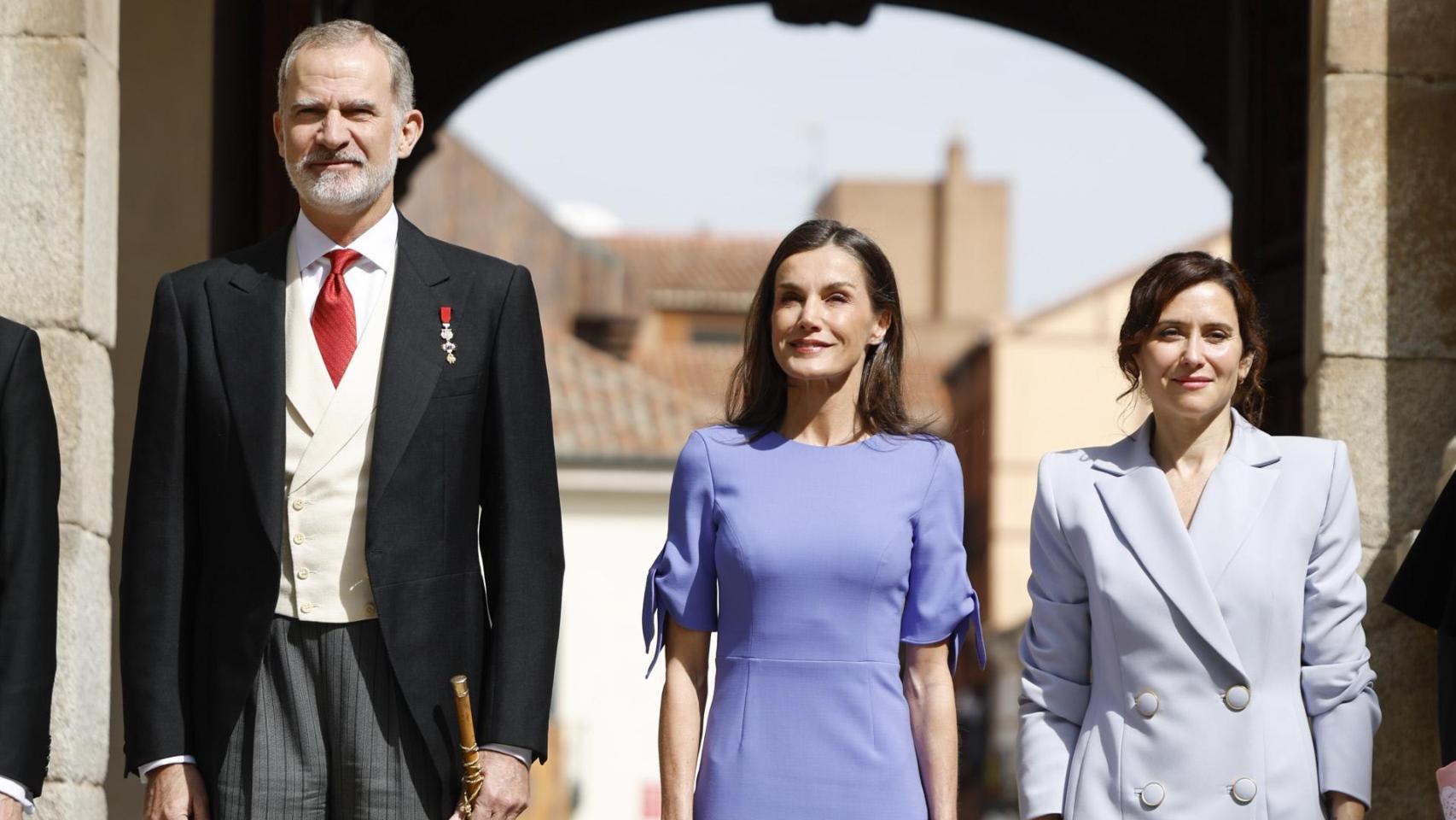 La elegancia de la reina Letizia en Alcalá de Henares: un look primaveral que recuerda su agenda internacional