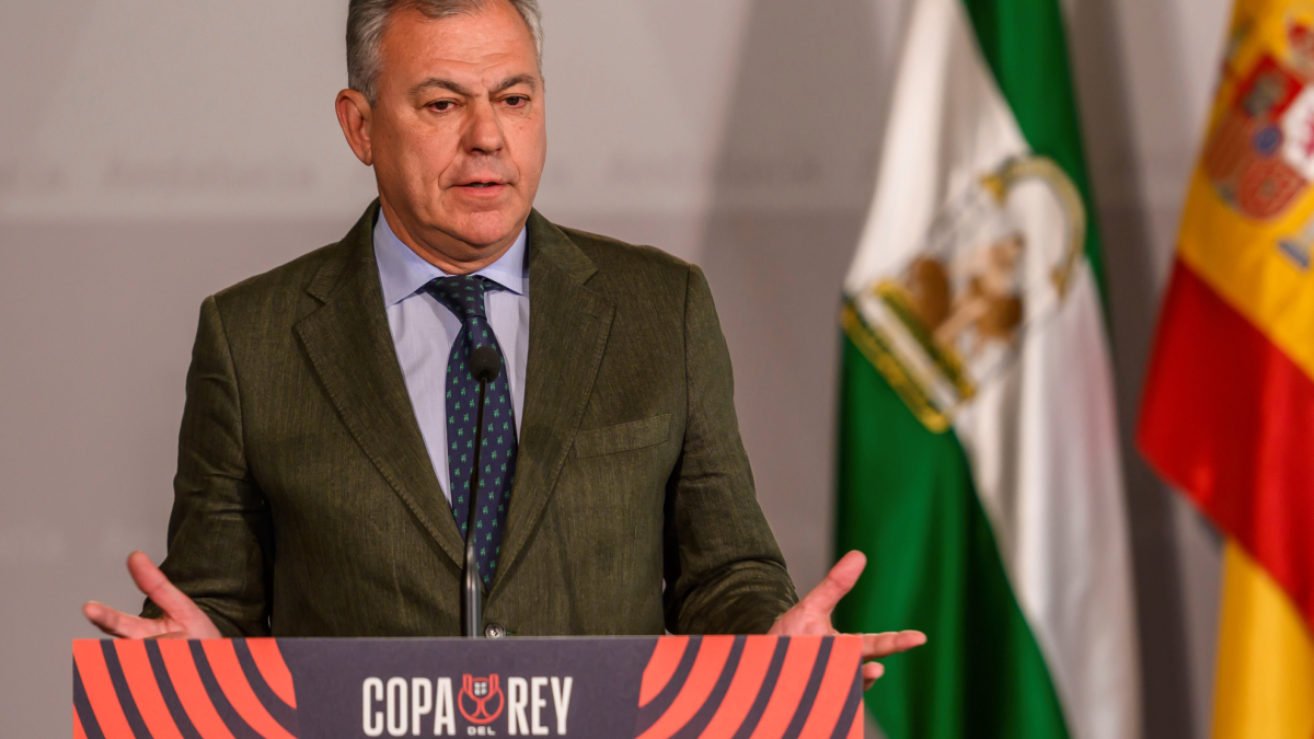 El alcalde de Sevilla pide a LaLiga que consulte a los ayuntamientos para fijar las fechas de sus partidos