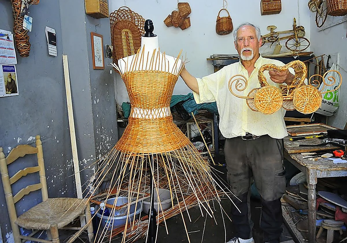 The weaver from Granada's Alpujarra commissioned to make a wicker dress