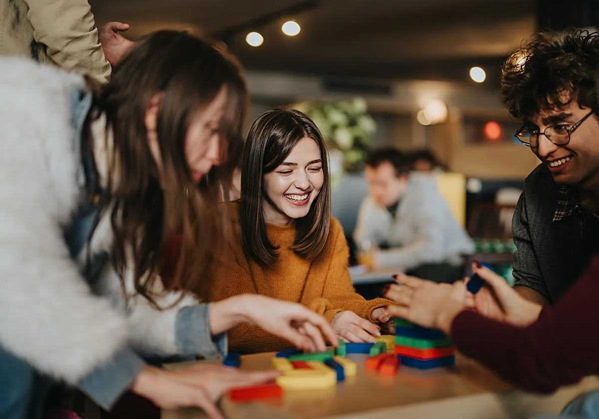 Por qué cada vez más adultos cambian el cubata por los dados