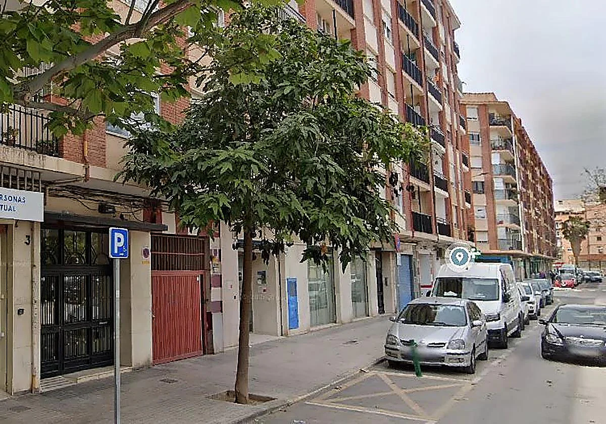 Detenida por allanar la habitación que tenía alquilada su madre y acuchillar al inquilino