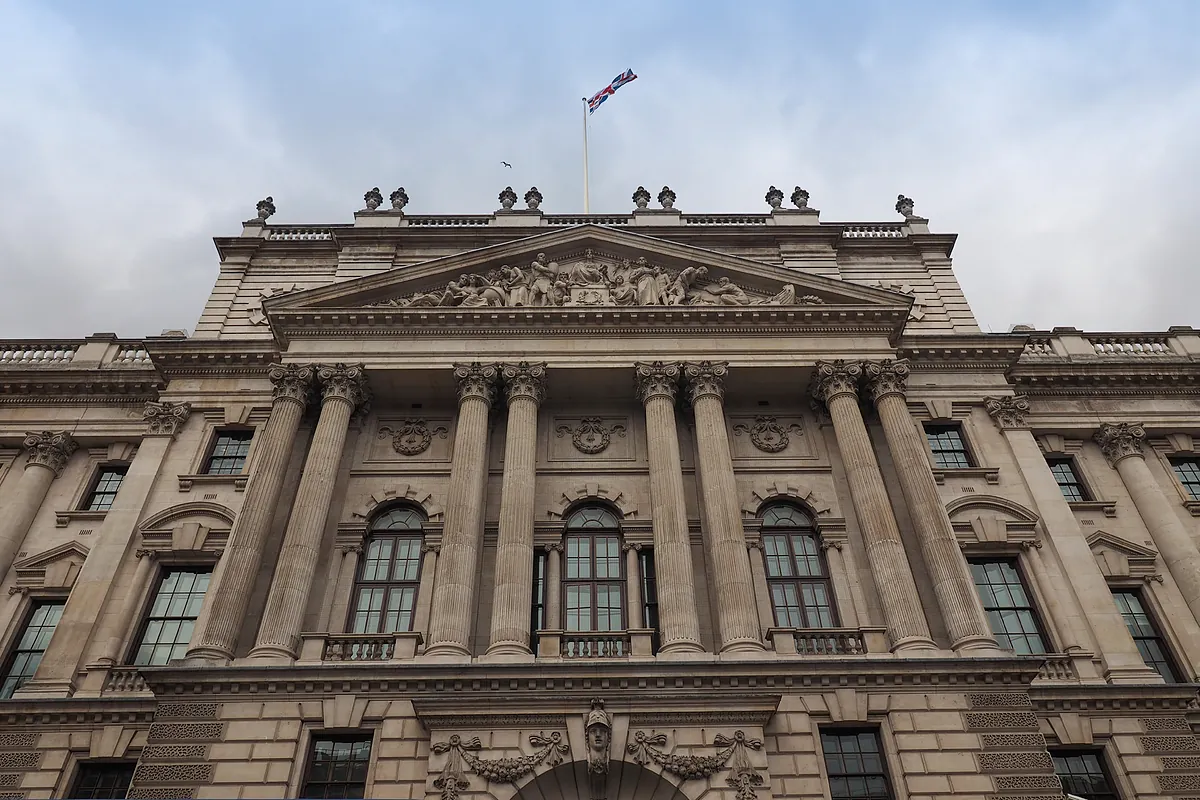 El negocio de delatar: Reino Unido pagará hasta un 30% a los 'chivatos' de Hacienda para cazar a los grandes evasores