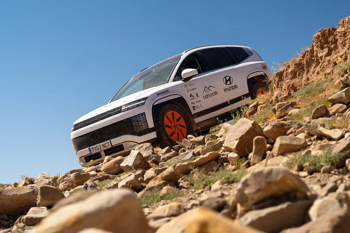 Hyundai 'electrifica' el desierto con el Ioniq 9: autonomía y tracción 4x4