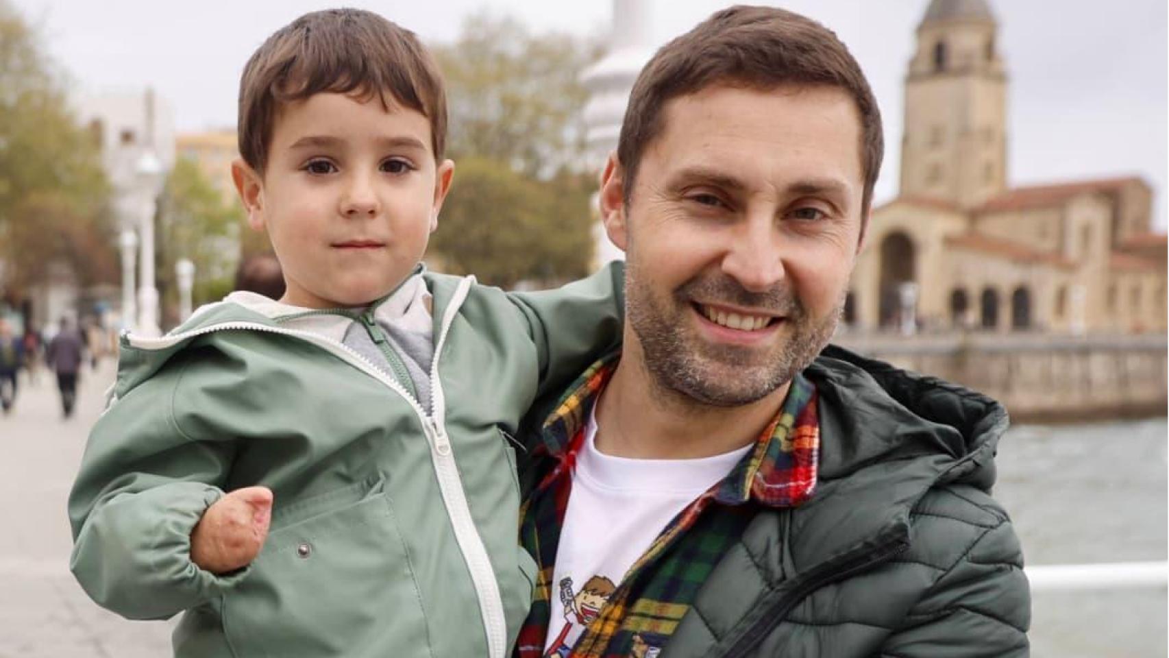 Mael, el niño con manos y piernas de robot que venció al meningococo: "Está rompiendo todas las barreras"