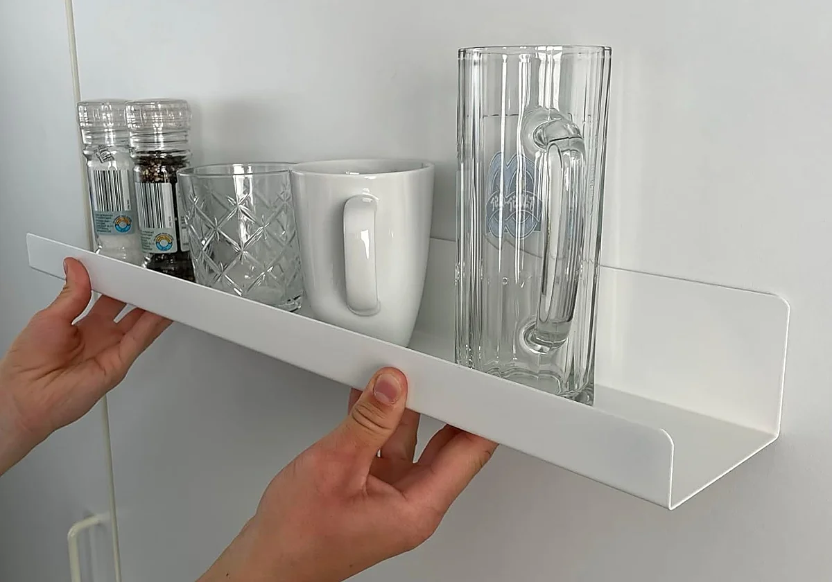 Pega lo que quieras en todo tipo de superficies y sin hacer agujeros con estas cintas de doble cara