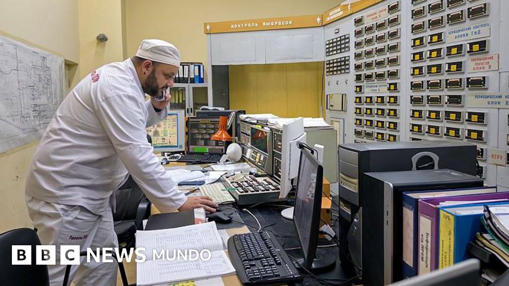 Qué tanto contiene la radiación el escudo protector de Chernóbil a 40 años del desastre nuclear y tras recientes ataques de drones rusos