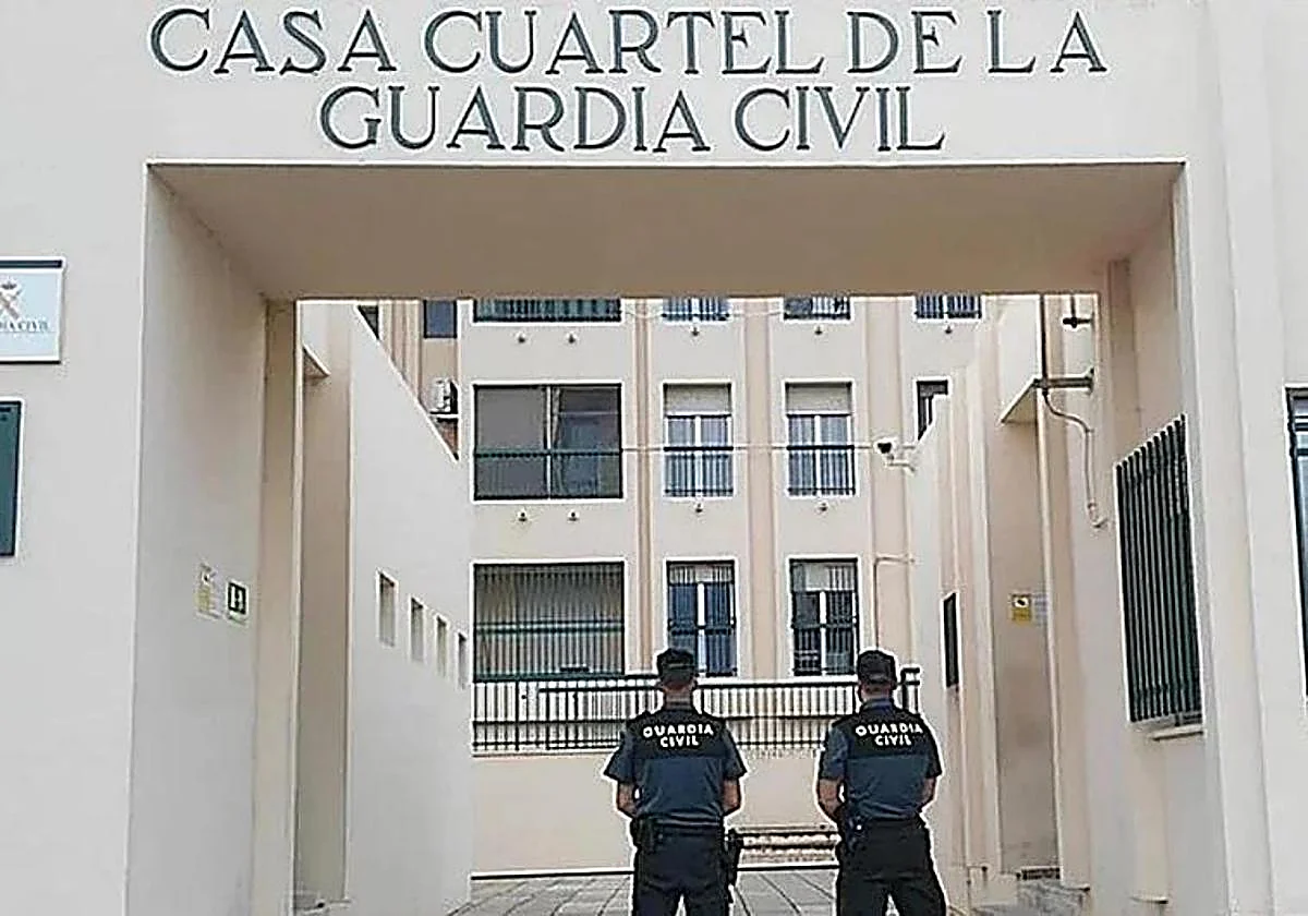 Detienen a un policía local de Alicante por colocar un localizador en el coche de su expareja