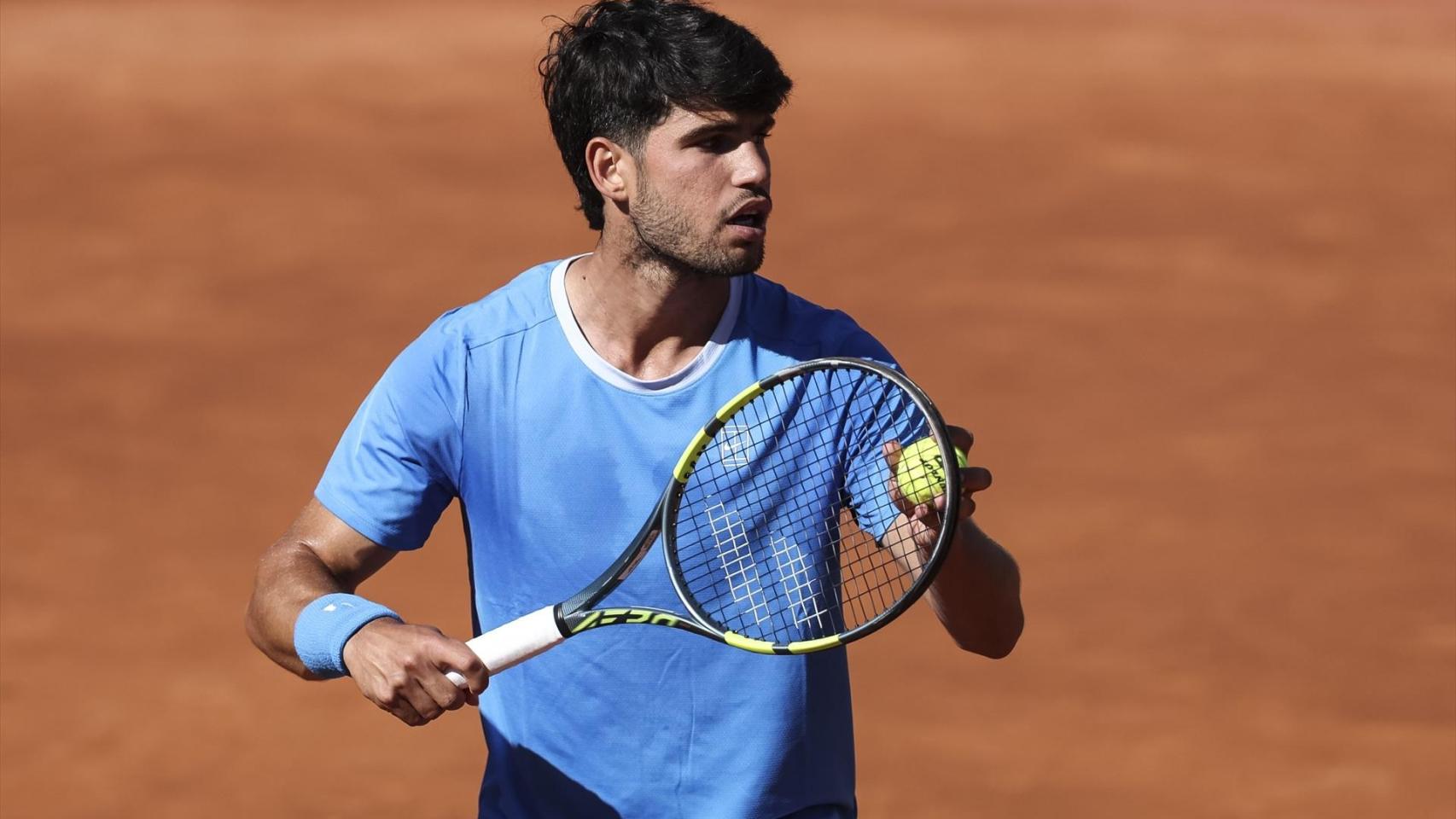 Carlos Alcaraz anuncia que no jugará Roland Garros por su lesión en la muñeca: "Es un momento complicado para mí"
