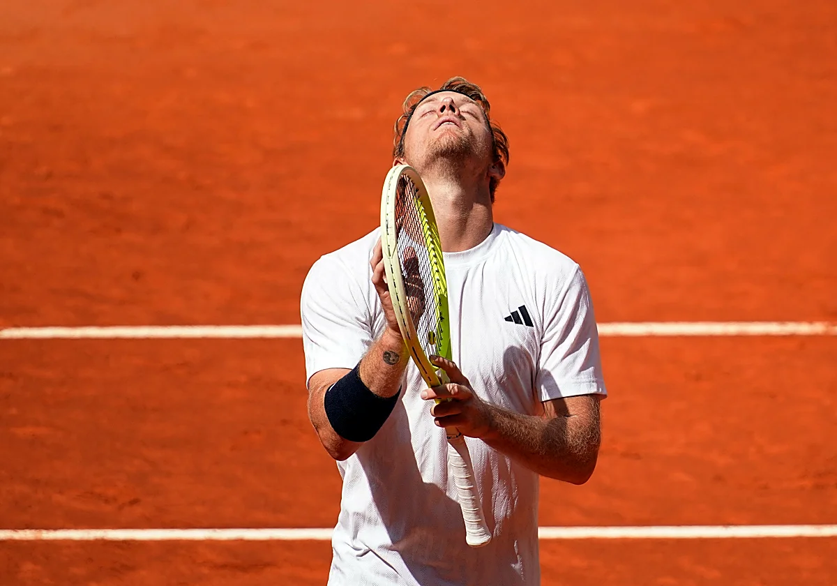 Alejandro Davidovich se exhibe en su reaparición