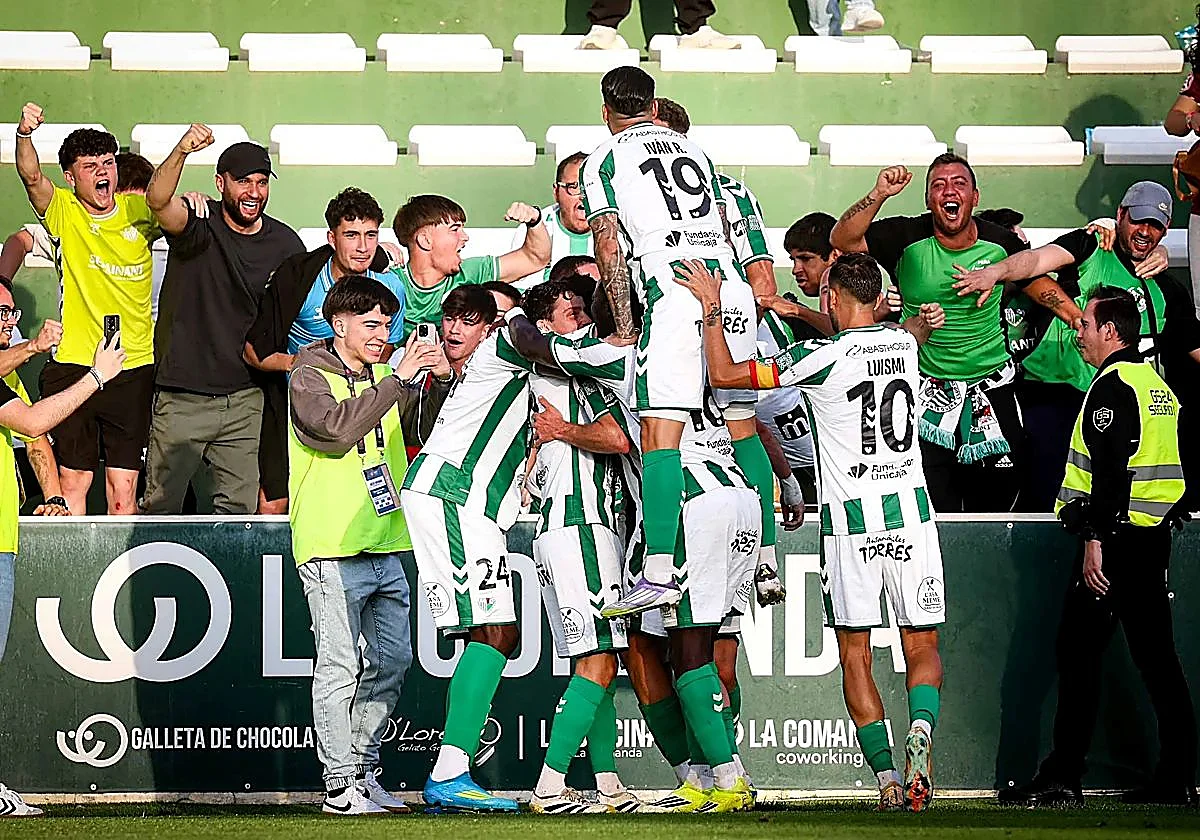 Primera RFEF: Antequera CF stun the leaders to take a giant step towards safety