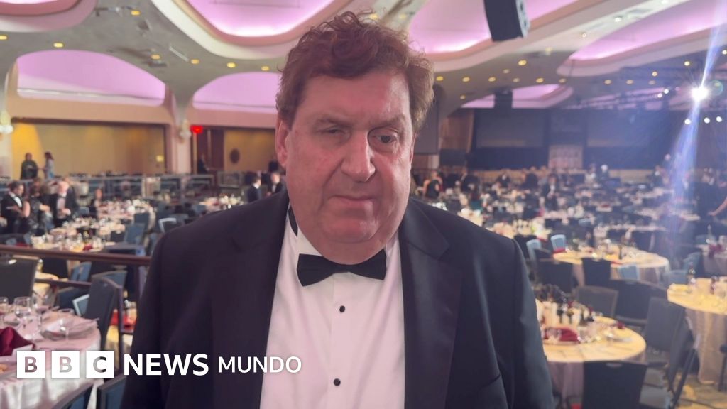 "En segundos todos estábamos bajo la mesa": el testimonio del periodista de la BBC que asistía a la cena de corresponsales con Trump cuando ocurrió el tiroteo