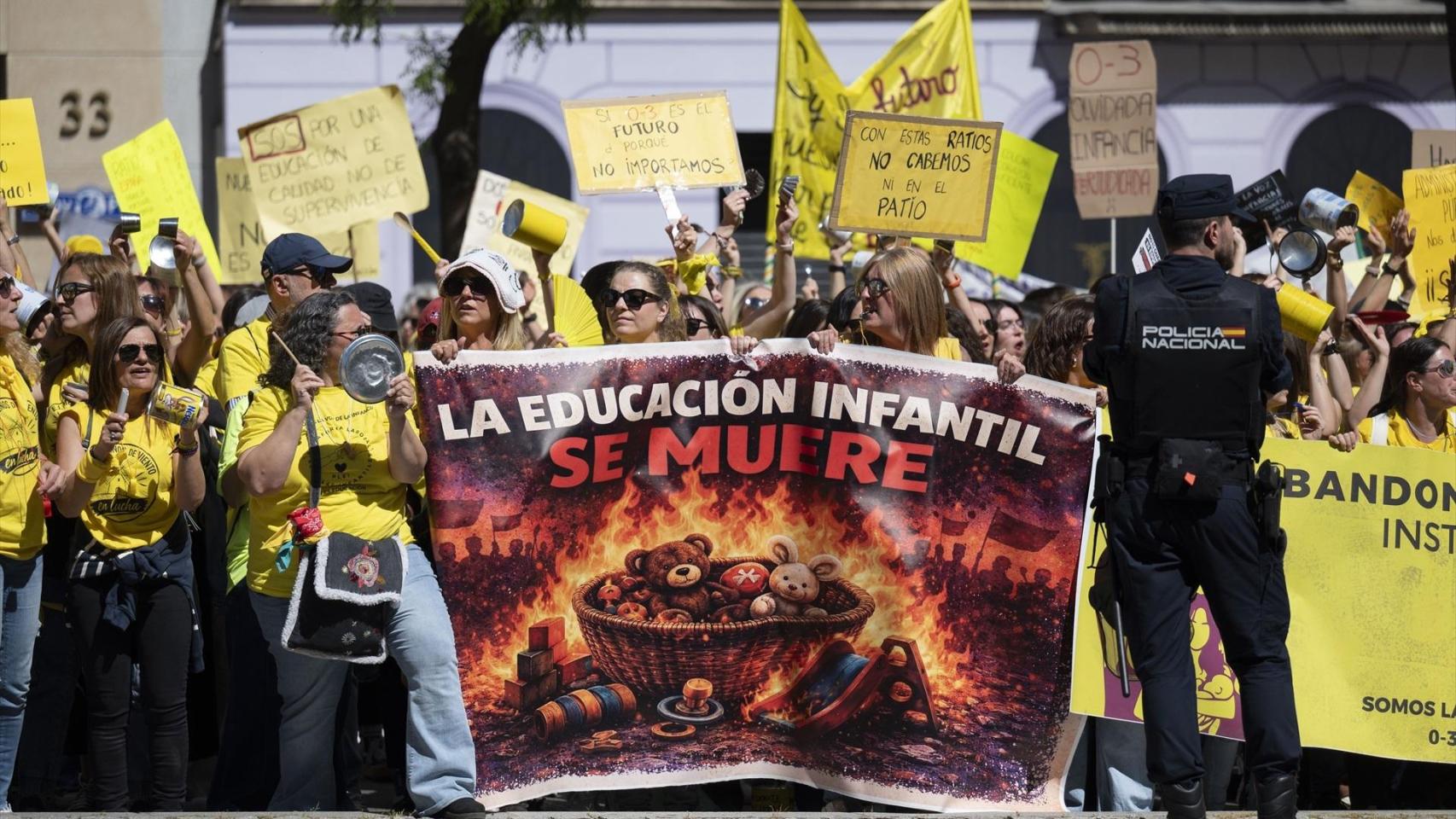 Por qué Sánchez afronta su primera huelga educativa pese a que la UE le dio más de 600M para crear nuevas plazas