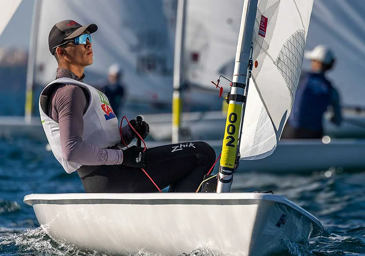 Roberto Aguilar entra en el grupo de oro en Hyeres