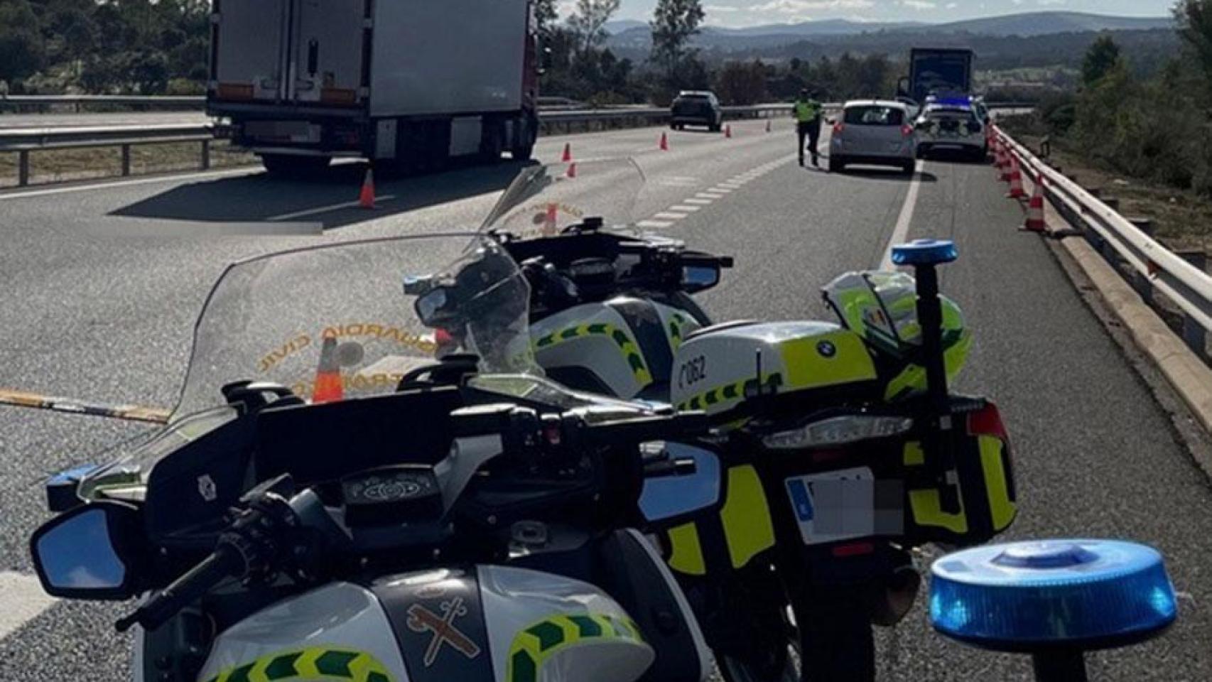 Investigan al conductor de un camión que sufrió un accidente y dio positivo en drogas