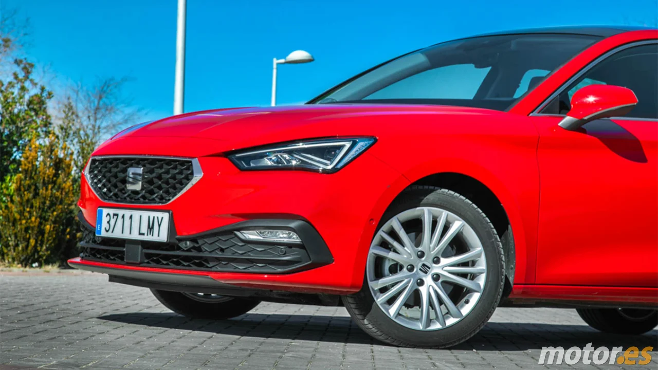 Ni Golf ni Mazda3, el compacto que más sentido tiene por precio y producto es español, ECO y lo tienes por 330 € al mes con todo incluido