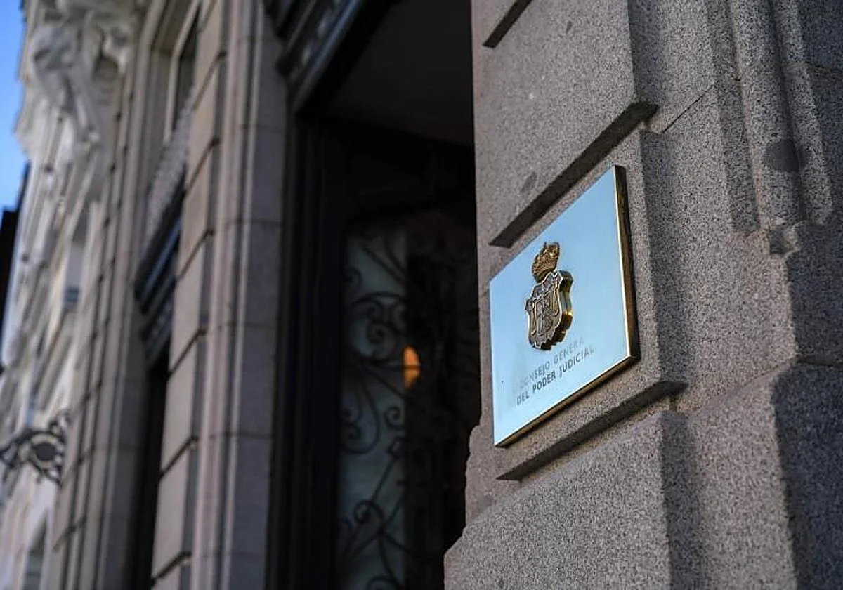 Multan a un juez con 1.000 euros por usar ChatGPT en el borrador de una sentencia