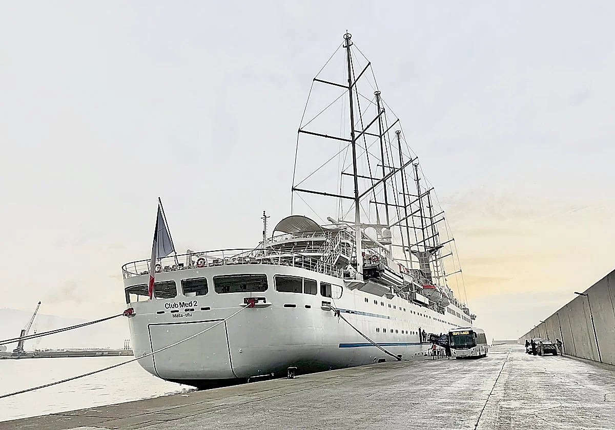 The world's largest luxury yacht with Michelin Star cuisine docks for the first time in Motril