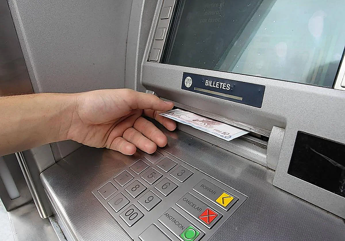 Spain crime: thieves targeted elderly at ATMs to steal thousands
