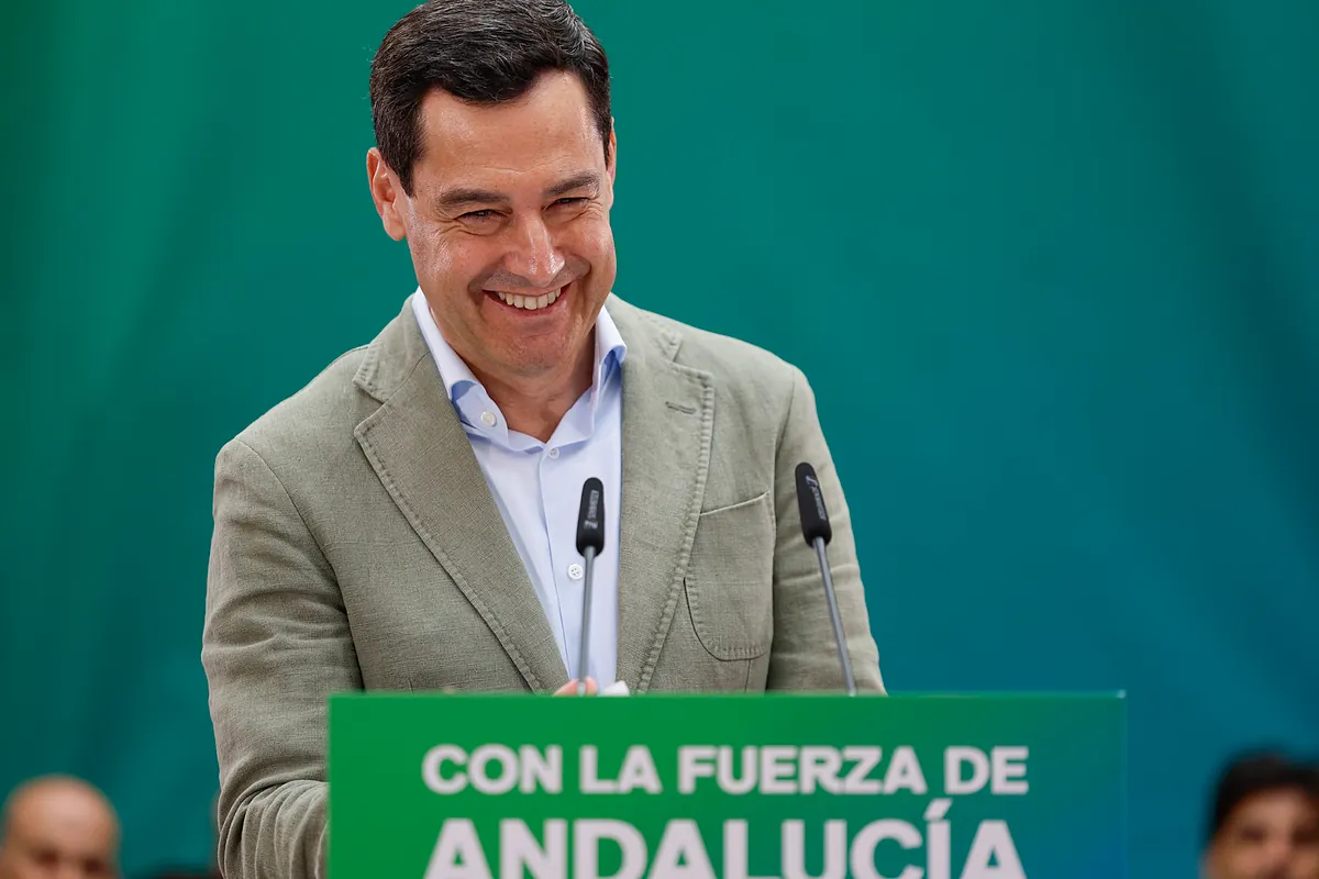 Juanma Moreno: "Vamos a seguir bajando impuestos" en Andalucía
