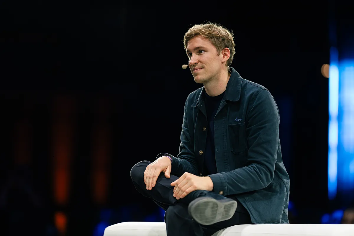 El unicornio europeo de inteligencia artificial ElevenLabs desembarca en España