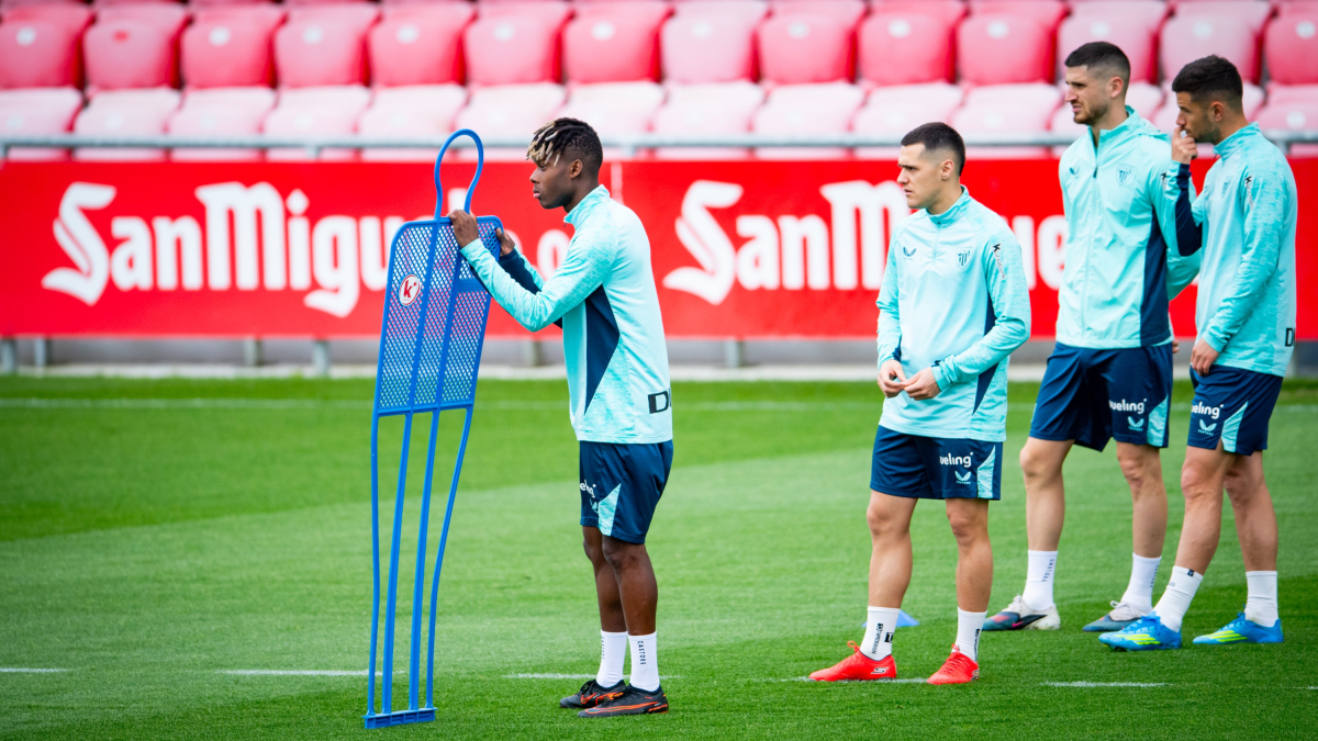 Cumbre alrededor de Nico en Lezama