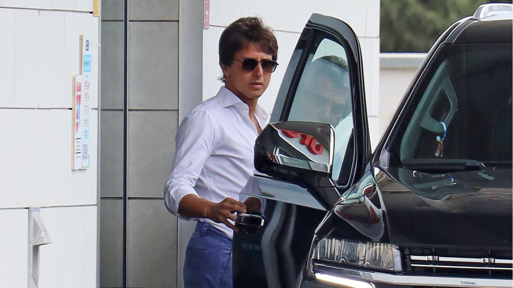 Roca Rey recibe el alta cinco días después de la cornada y se prepara para la rehabilitación: "Ahora viene la parte dura"