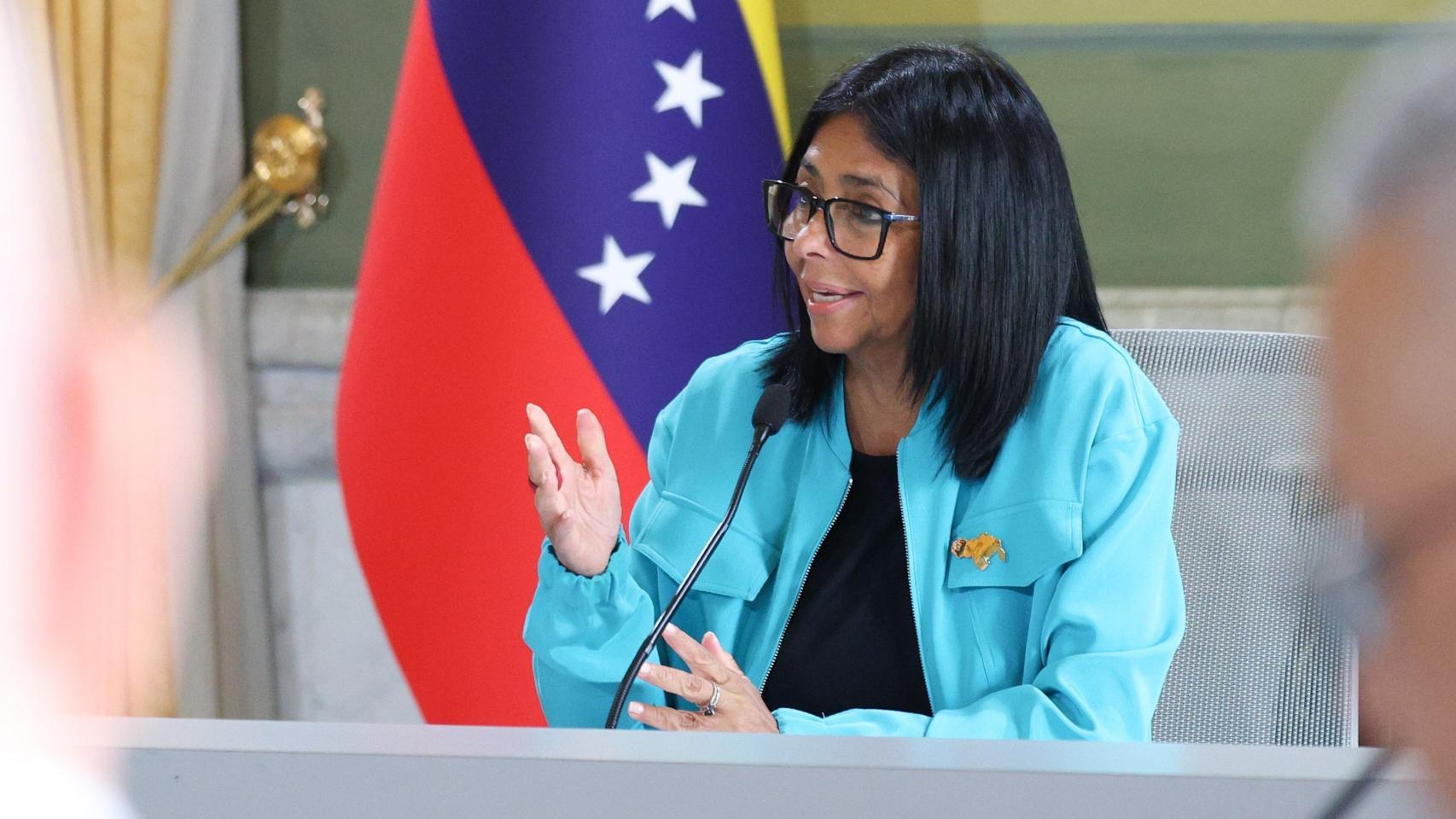 Albares invita a Delcy Rodríguez a Madrid para que represente a Venezuela en la Cumbre Iberoamericana de noviembre