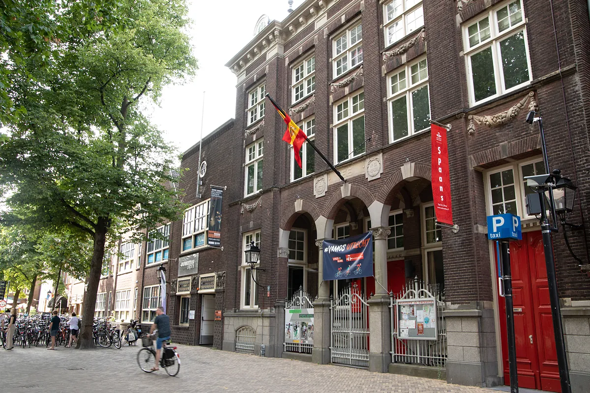 El fondo Blasket amenaza con subastar el Instituto Cervantes de Países Bajos