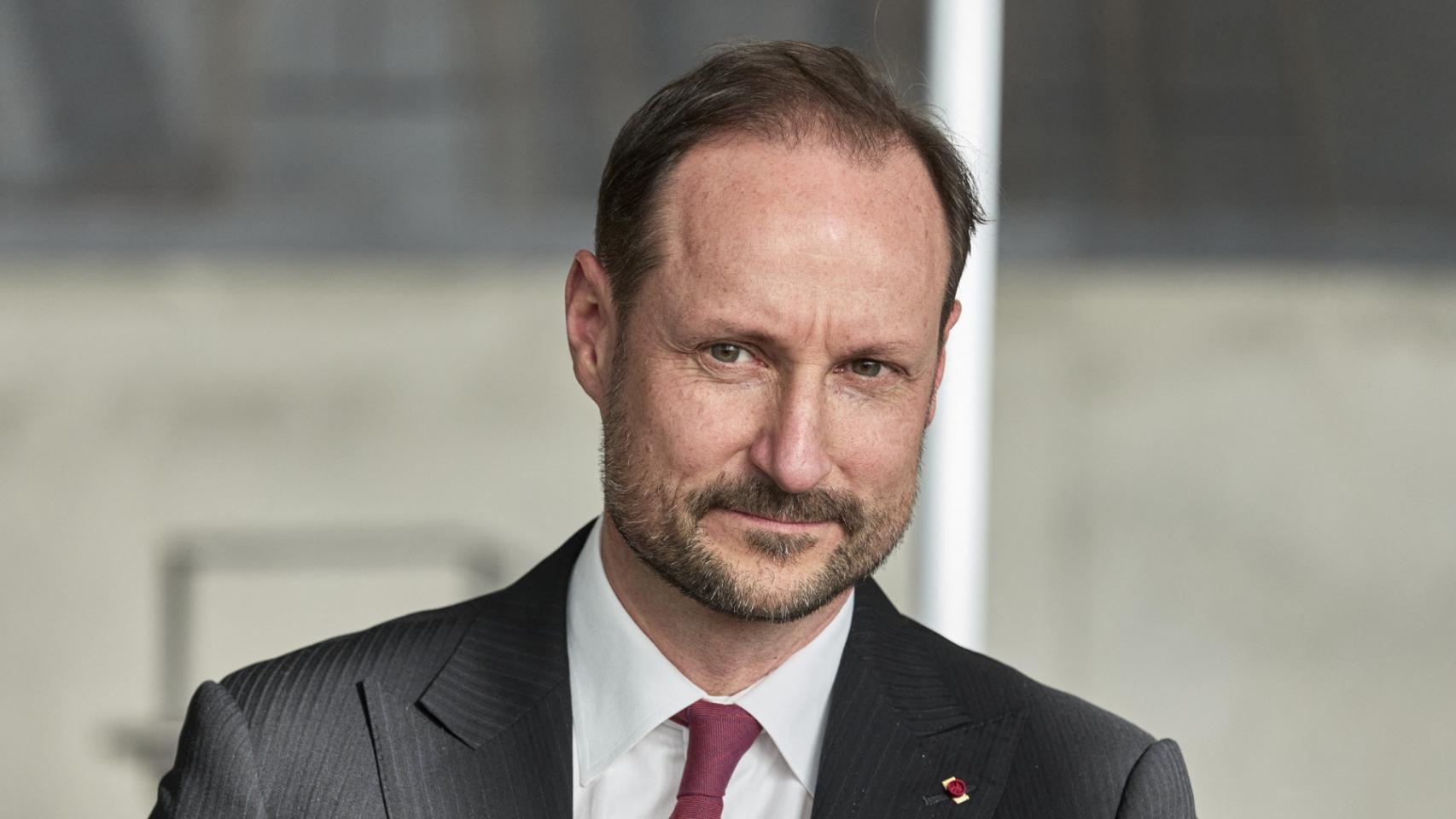 Sale a la luz el vínculo oculto de Haakon de Noruega y Jeffrey Epstein: el amigo que presentó a Mette-Marit al pedófilo