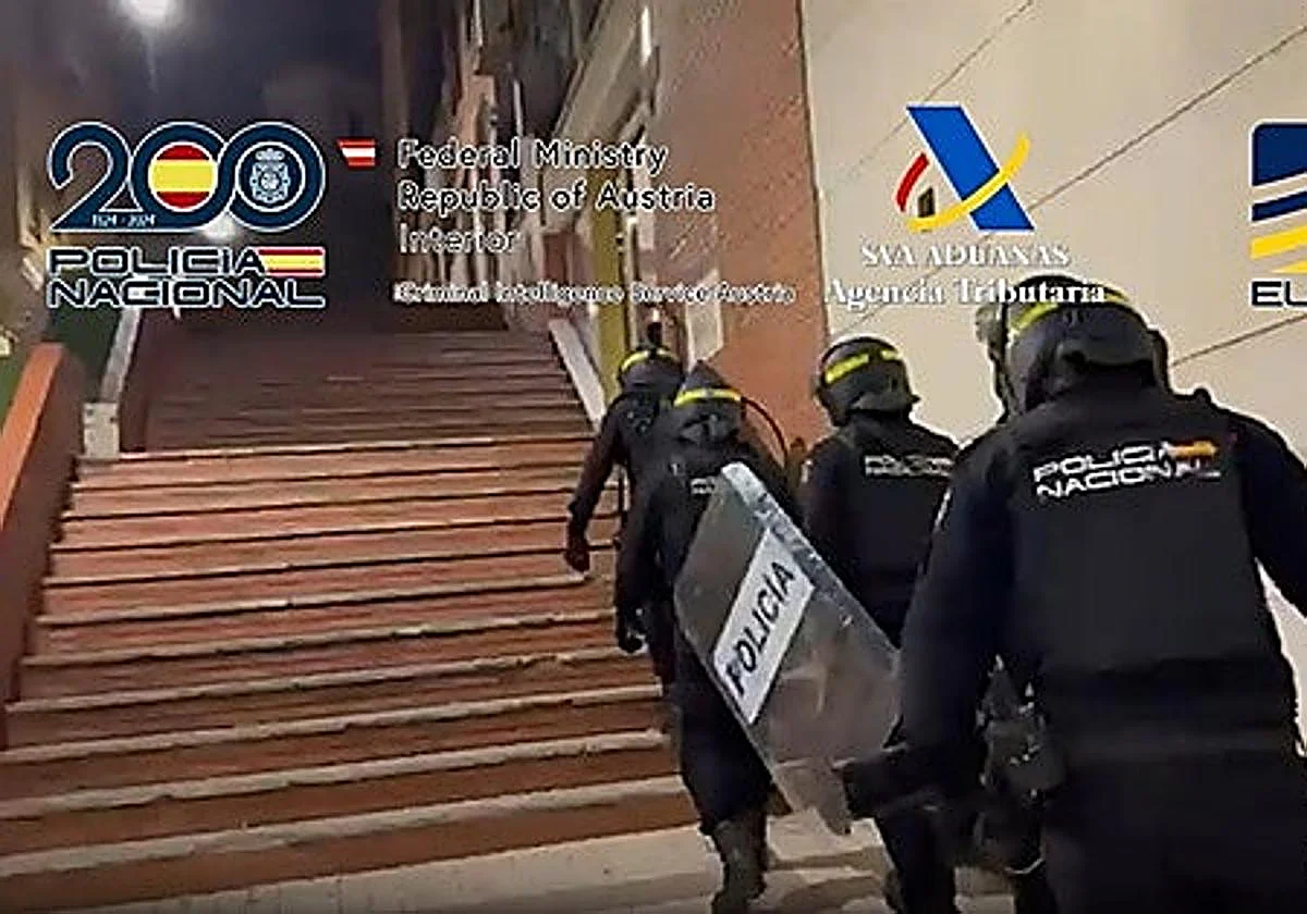 Malaga crime: police uncover fake banknotes lab in young man's home