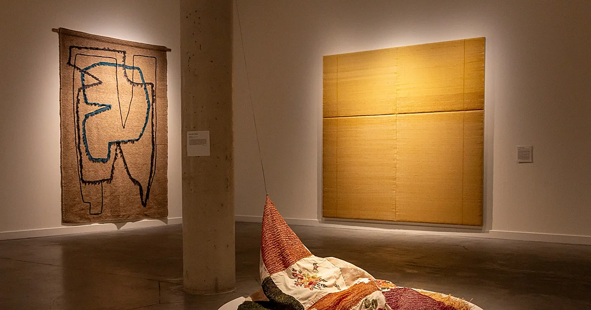 Ellas cosen la Historia: el textil femenino toma el MUCAC