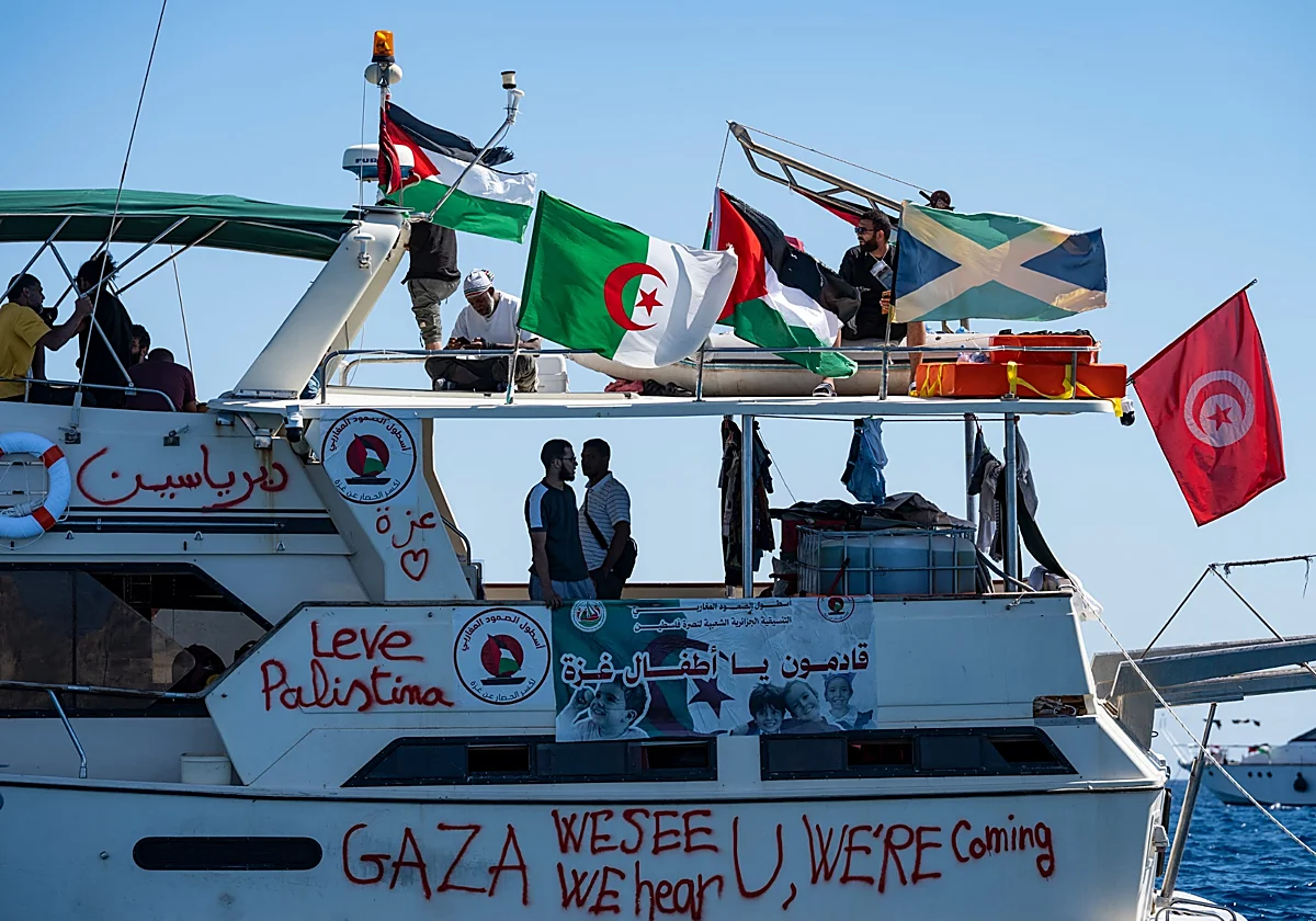 Israel intercepta a la flotilla que llevaba ayuda humanitaria a Gaza
