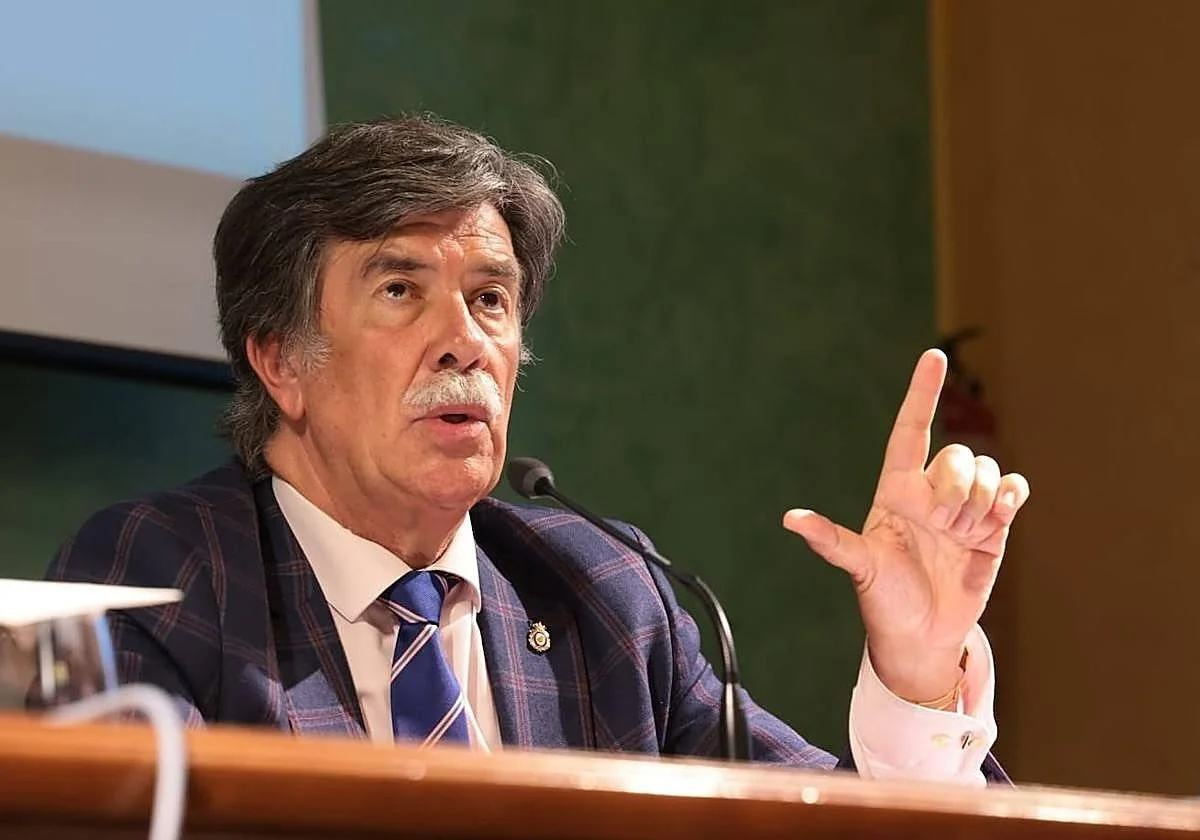 Javier Urra: «No todo el dolor se puede combatir con psicofármacos»