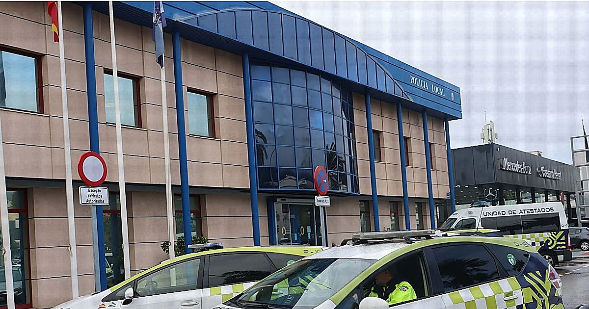 Dos policías reaniman a un bebé de nueve meses tras entrar en parada cardiorrespiratoria en Marbella