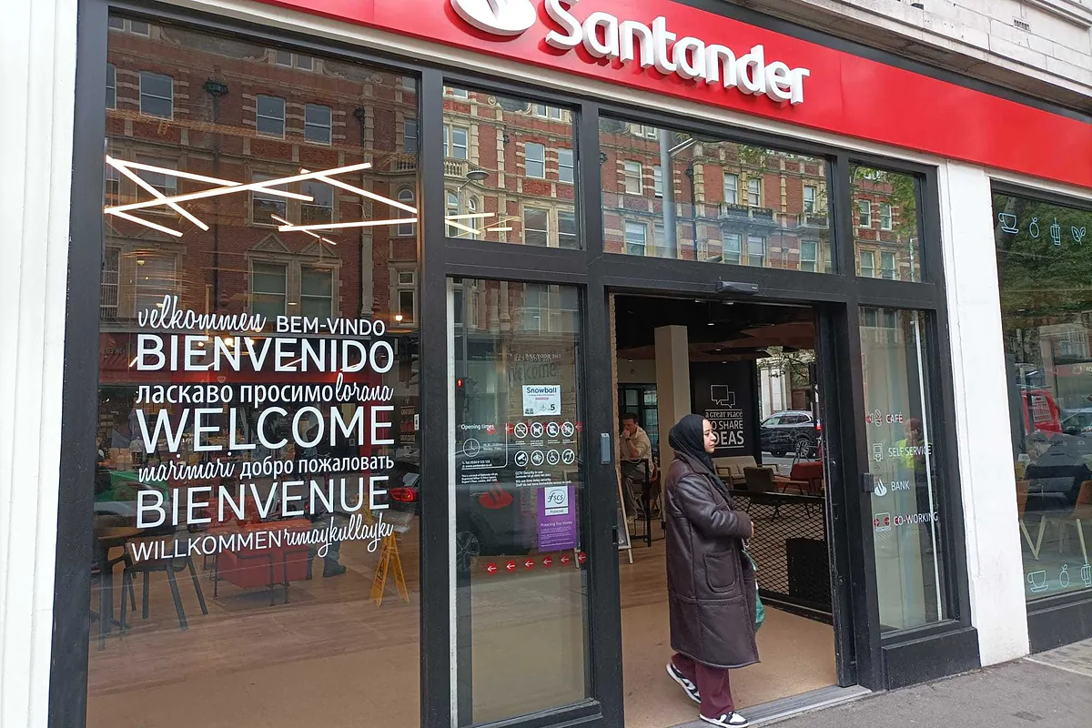 Santander UK eleva a 730 millones sus provisiones por el 'caso de los coches'