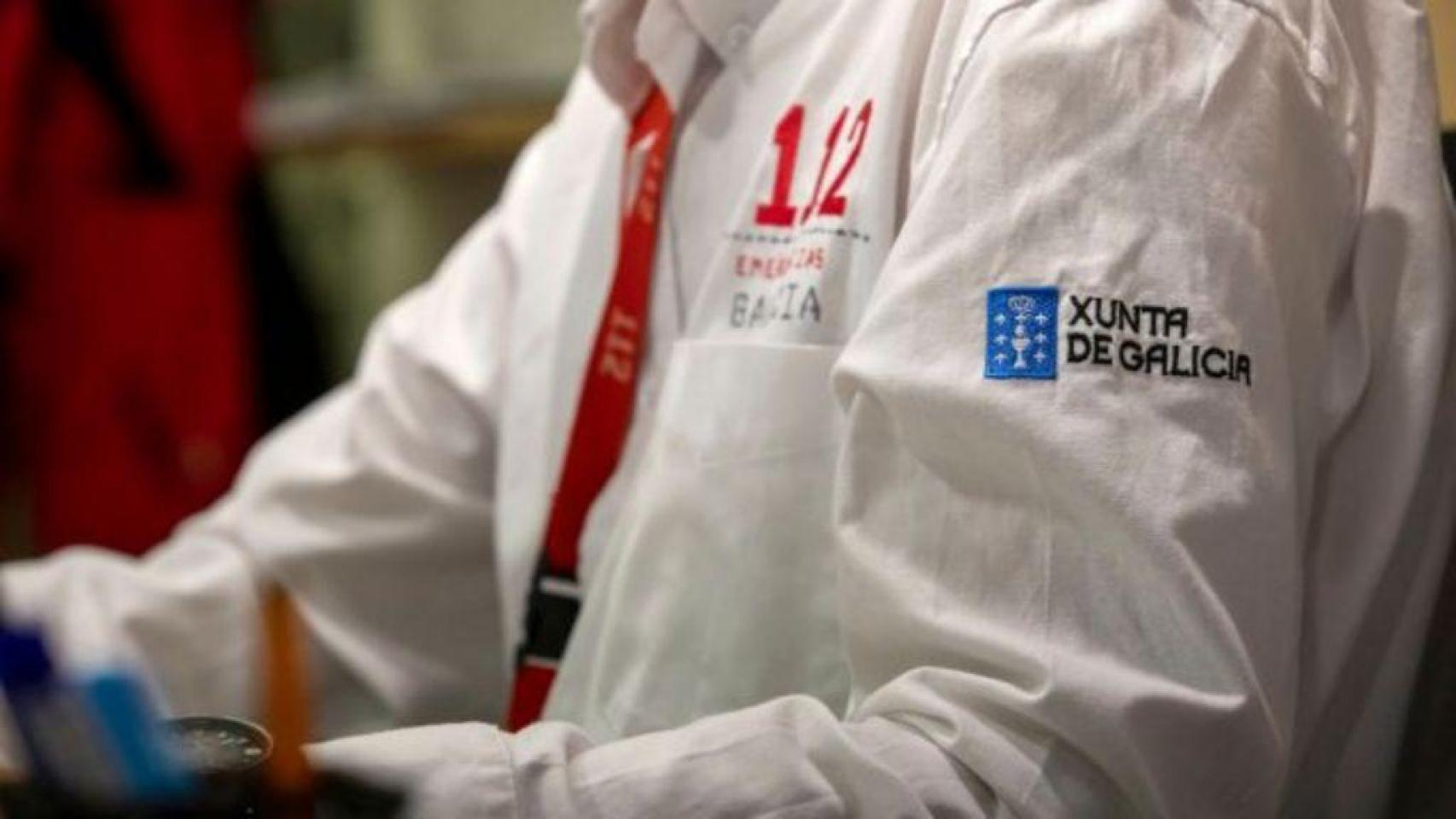 Cuatro trasladados tras una colisión que terminó con un coche en el río en Negreira (A Coruña)