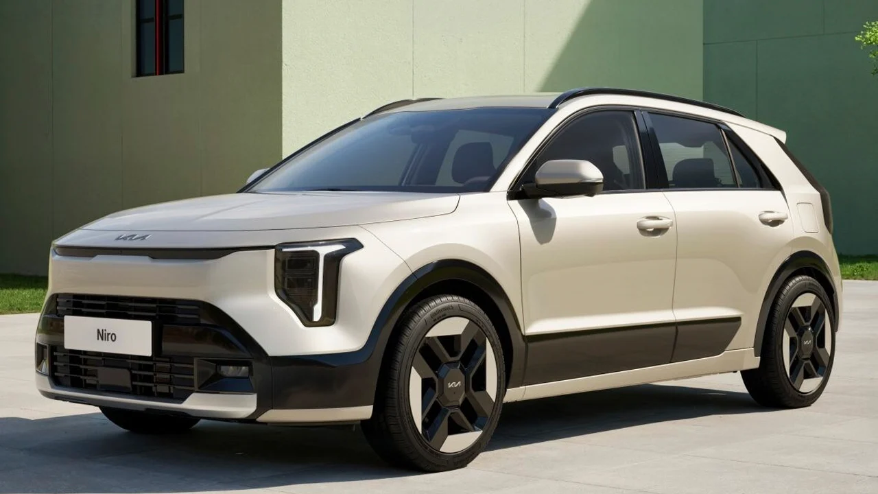 El KIA Niro 2027 cambia y se queda solo como híbrido por “culpa” del EV3