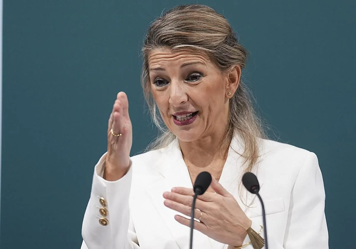 Sumar insiste en pedir a Sánchez que remodele el Gobierno y le advierte de que «no vale con resistir»