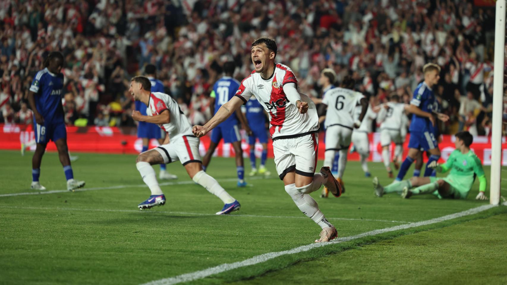 El Rayo se acerca a la gloria europea: gana al Estrasburgo y se jugará en Francia el pase a la final de la Conference League