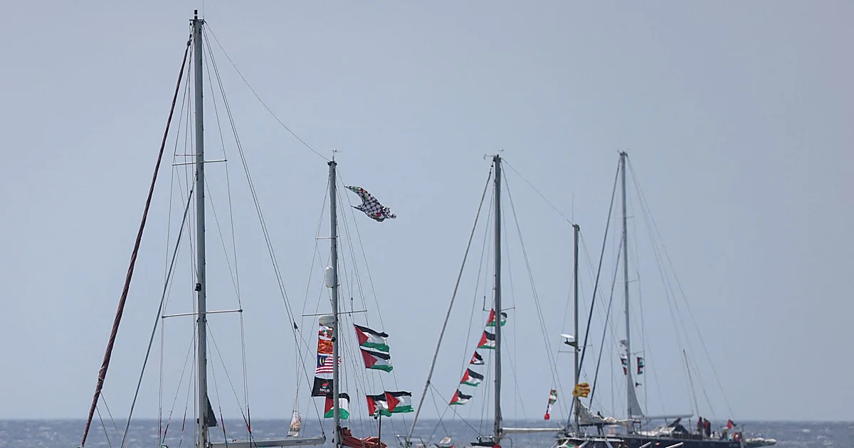 Israel retiene a un activista hispanopalestino tras liberar al resto de integrantes de la flotilla a Gaza