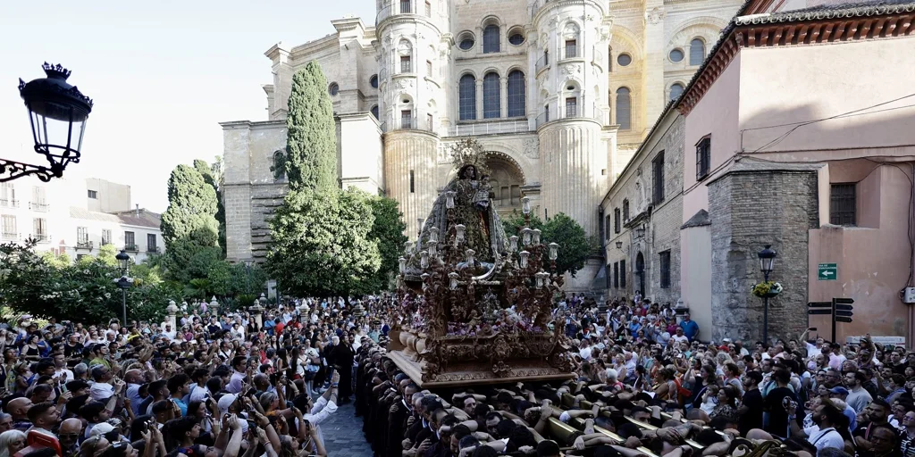 El Obispado rechaza una procesión magna de las hermandades de gloria en Málaga