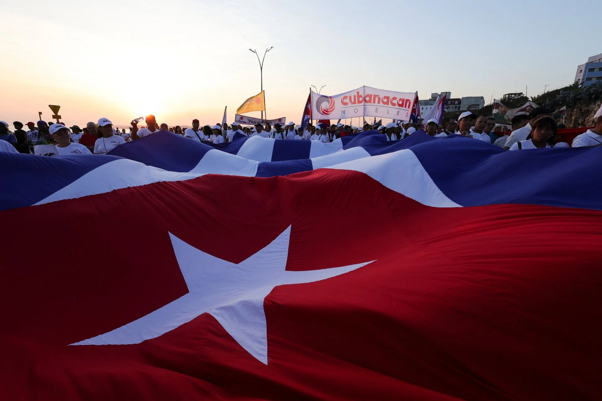 Trump afirma que EE UU «tomará el control» de Cuba «casi de inmediato»