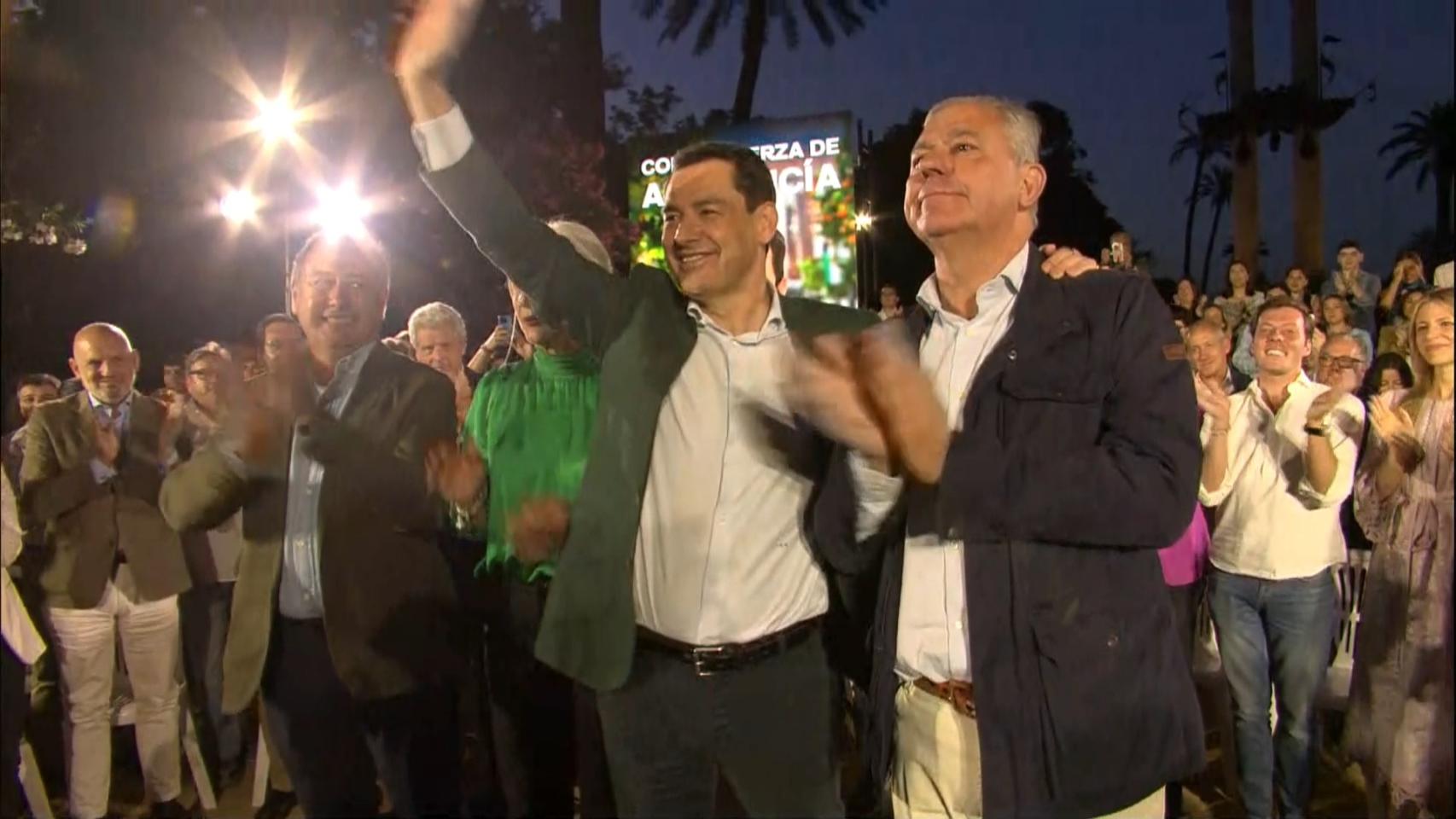 ¿Es Juanma Moreno quien canta para ganar el 17-M? Así es 'Km sur', su canción de campaña con una voz idéntica a la suya