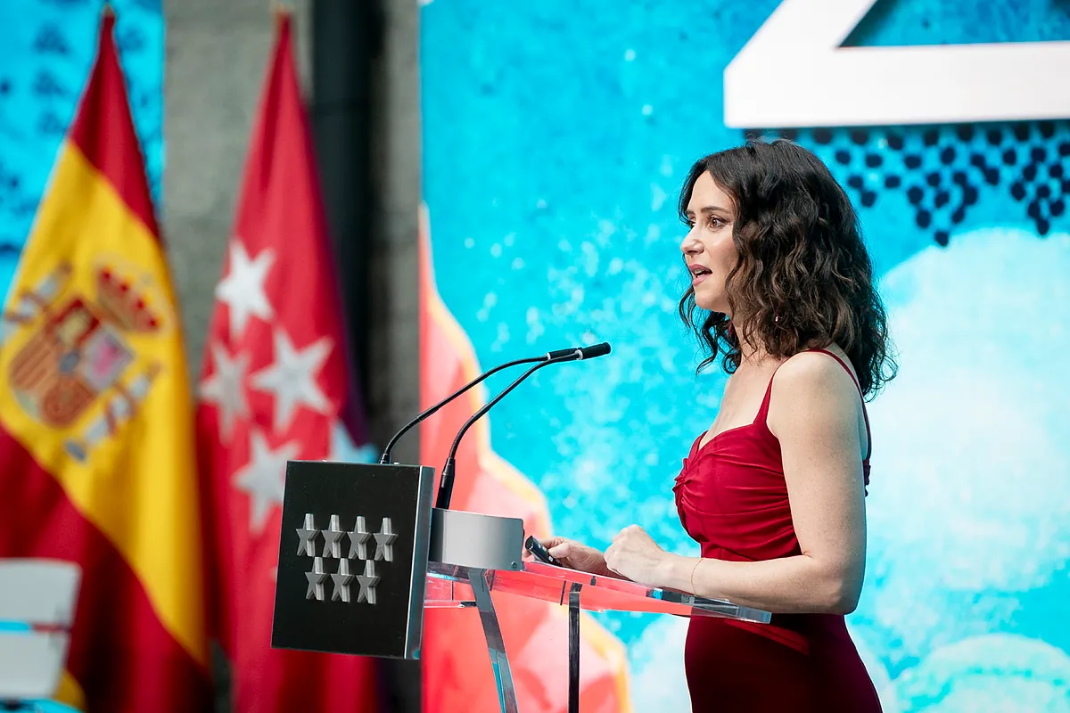 Ayuso avisa en el Dos de Mayo de que Madrid "no se dejará controlar por nada ni por nadie"
