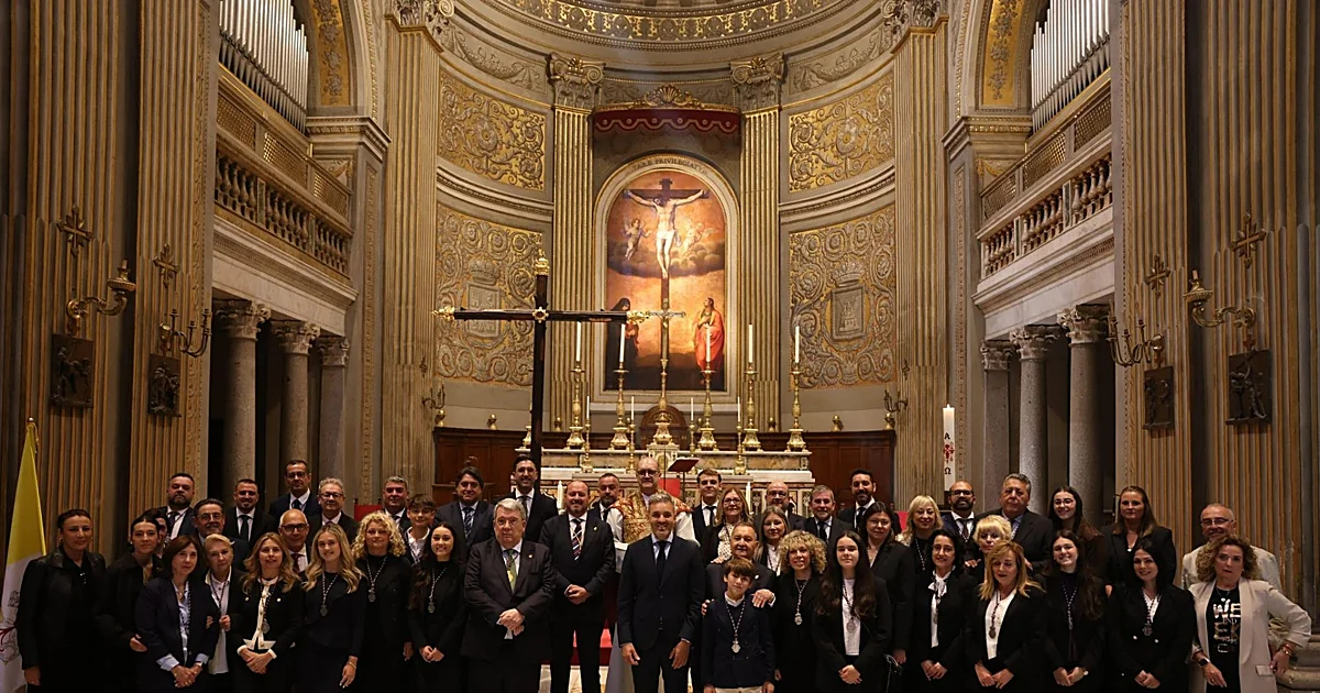 El hermano mayor de la Cofradía del Rocío de Málaga tras la bendición de la cruz del mundo en Roma: «Ha sido un momento inolvidable»