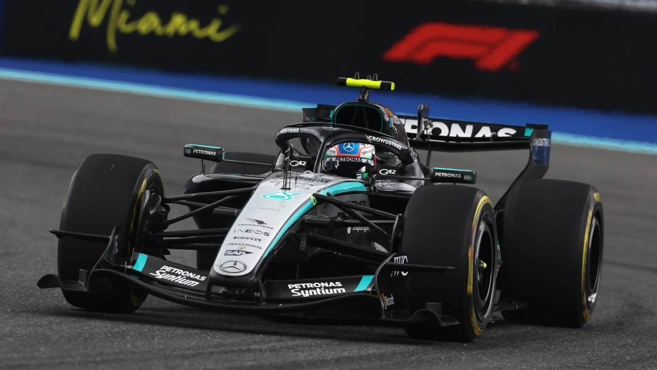 Antonelli y Norris protagonistas en la mejor carrera que Miami ha dado a la Fórmula 1, Sainz rescata un 9º para Williams y Alonso 15º